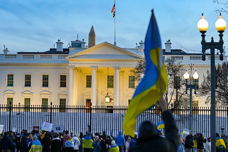 Shtëpia e Bardhë: ShBA do të vazhdojë të mbështesë Ukrainën në fushën e betejës