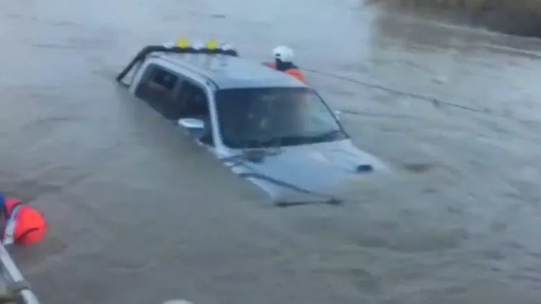 Reshjet në Shqipëri, disa qytete rrezikohen nga përmbytjet