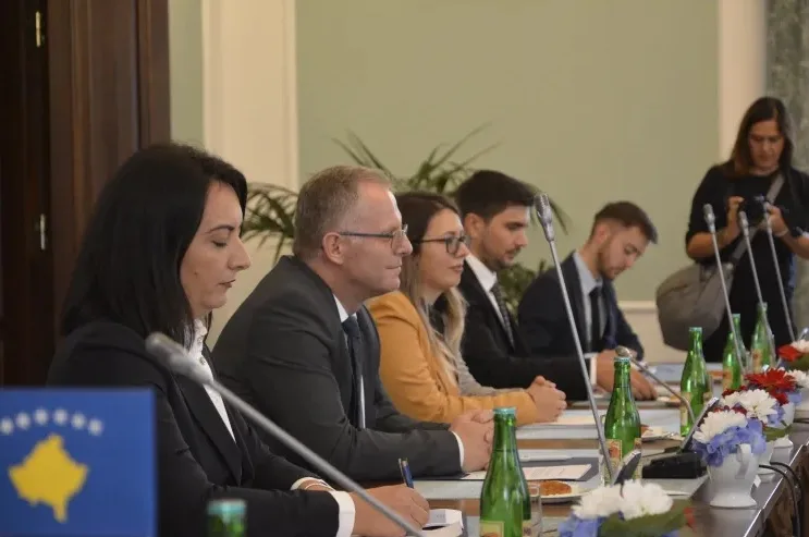 Bislimi në Pragë: Synojmë të aplikojmë për anëtarësim në BE këtë vit