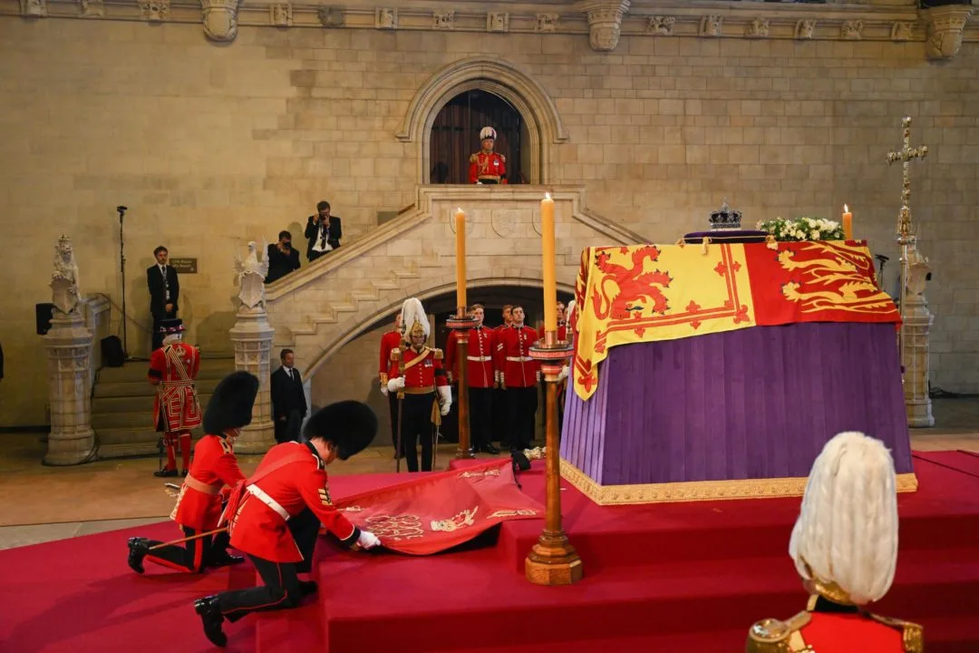 Presidenti shqiptar niset për të marrë pjesë në funeralin e Mbretëreshës Elizabeth II
