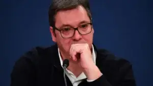 Aleksandër Vuçiq jep dorëheqje nga posti i presidentit të Serbisë
