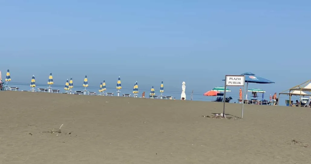 Pushuesit braktisin plazhin në Shëngjin