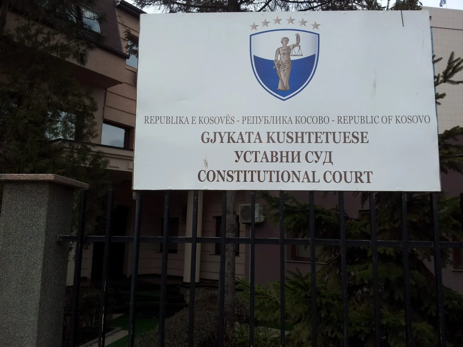 Këta janë gjashtë kandidatët e nominuar për dy pozita të gjyqtarëve në Gjykatën Kushtetuese