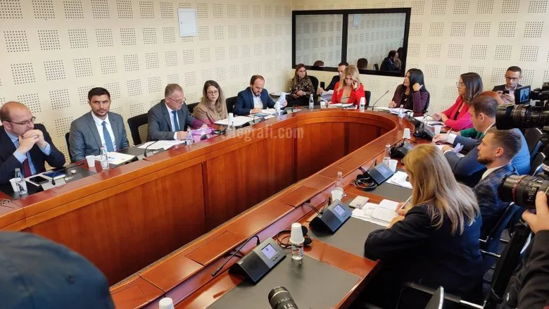 Liberalizimi i vizave, Komisioni Evropian të enjten pritet t’ua shpërndajë vendeve anëtare raportin për Kosovën
