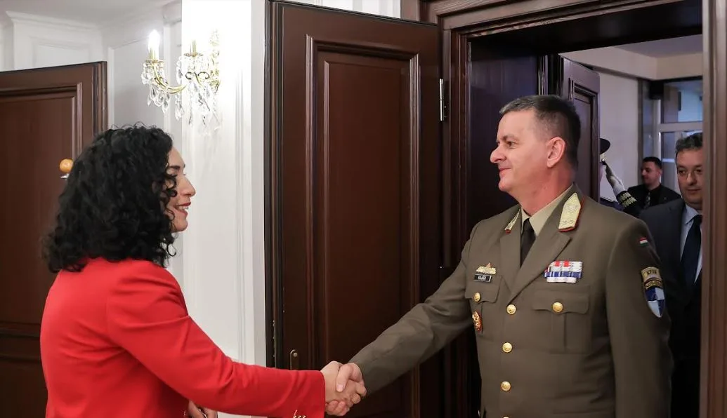 Presidentja Osmani priti në takim lamtumirës komandantin e KFOR-it në Kosovë