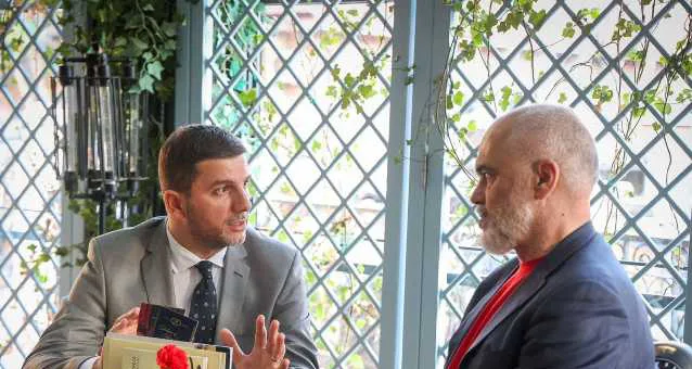 Memli Krasniqi përshëndet fjalimin e kryeministrit Rama: Populli i Kosovës ju është mirënjohës