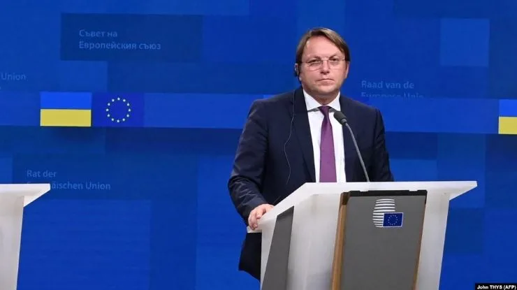 Varhelyi: Kosova i ka plotësuar të gjitha kushtet për liberalizimin e vizave