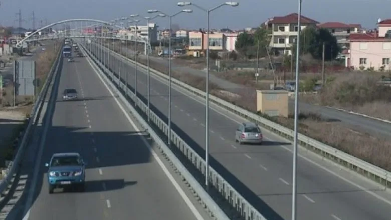 Punime në autostradën Tiranë-Durrës, devijohet trafiku për 25 ditë