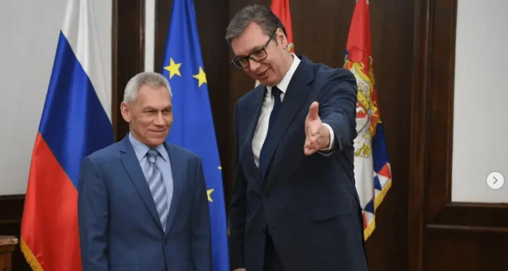 Vuçiq takohet me ambasadorin rus, diskutojnë për Kosovën