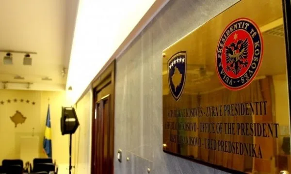 Vjen reagimi nga presidenca: Serbia po i nxitë serbët e Kosovës të braktisin punën e tyre