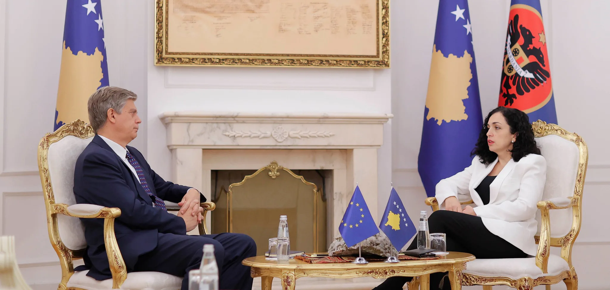 Osmani takohet me shefin e EULEX-it, flasin për zhvillimet në veri