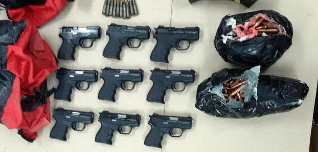 Arrestohet një kosovar në Serbi me dyshimet për kontrabandim me armë dhe drogë