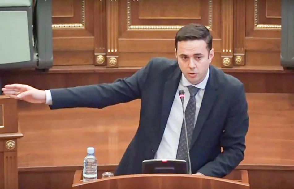 Situata në veri dhe mungesa e policëve e gjyqtarëve, përplasje mes Kurtit e Abdixhikut