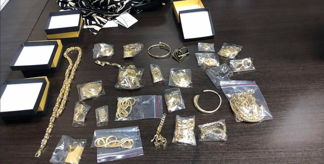 Dogana e Kosovës konfiskon 500 gramë ari në Vërmicë, gjenden tek shoferi i autobusit