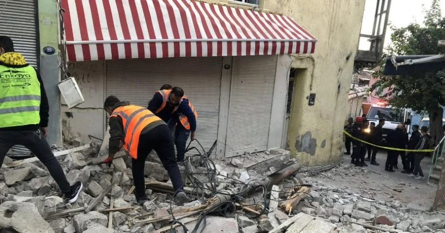 Tërmeti i fortë godet Izmirin, një i vdekur dhe disa të plagosur