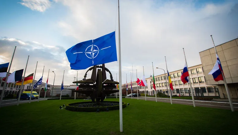 NATO: Po përcjellim me seriozitet ngjarjet në veri, palët të respektojnë vijën kufitare administrative
