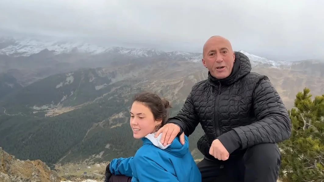 Haradinaj bën ngjitje në mal së bashku me vajzën e tij