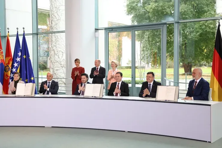 Berlini gati për samitin e madh: Kurti shkon, Vuçiq refuzon