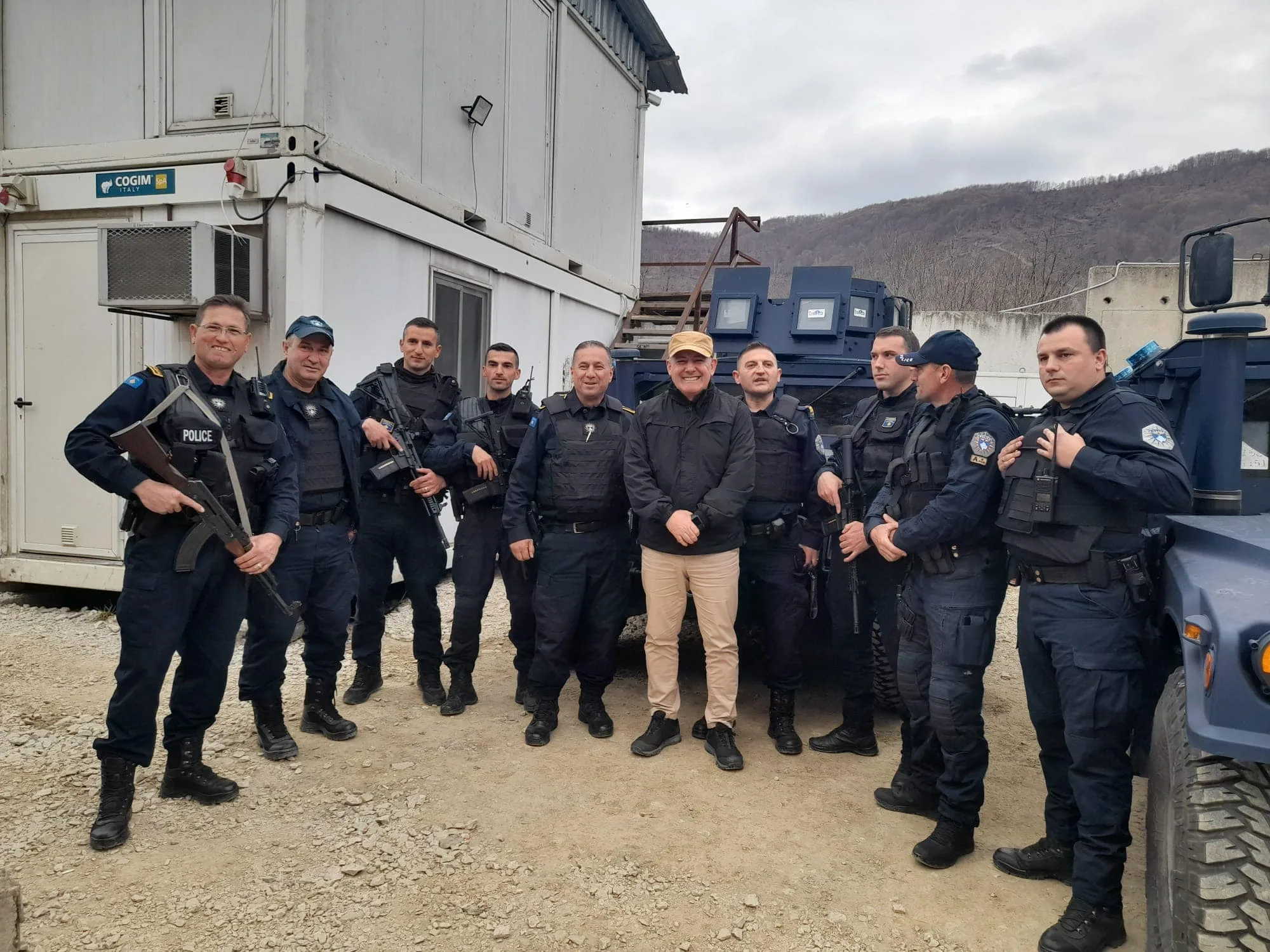 Sveçla: I kemi të gjitha kapacitetet për t’i larguar barrikadat