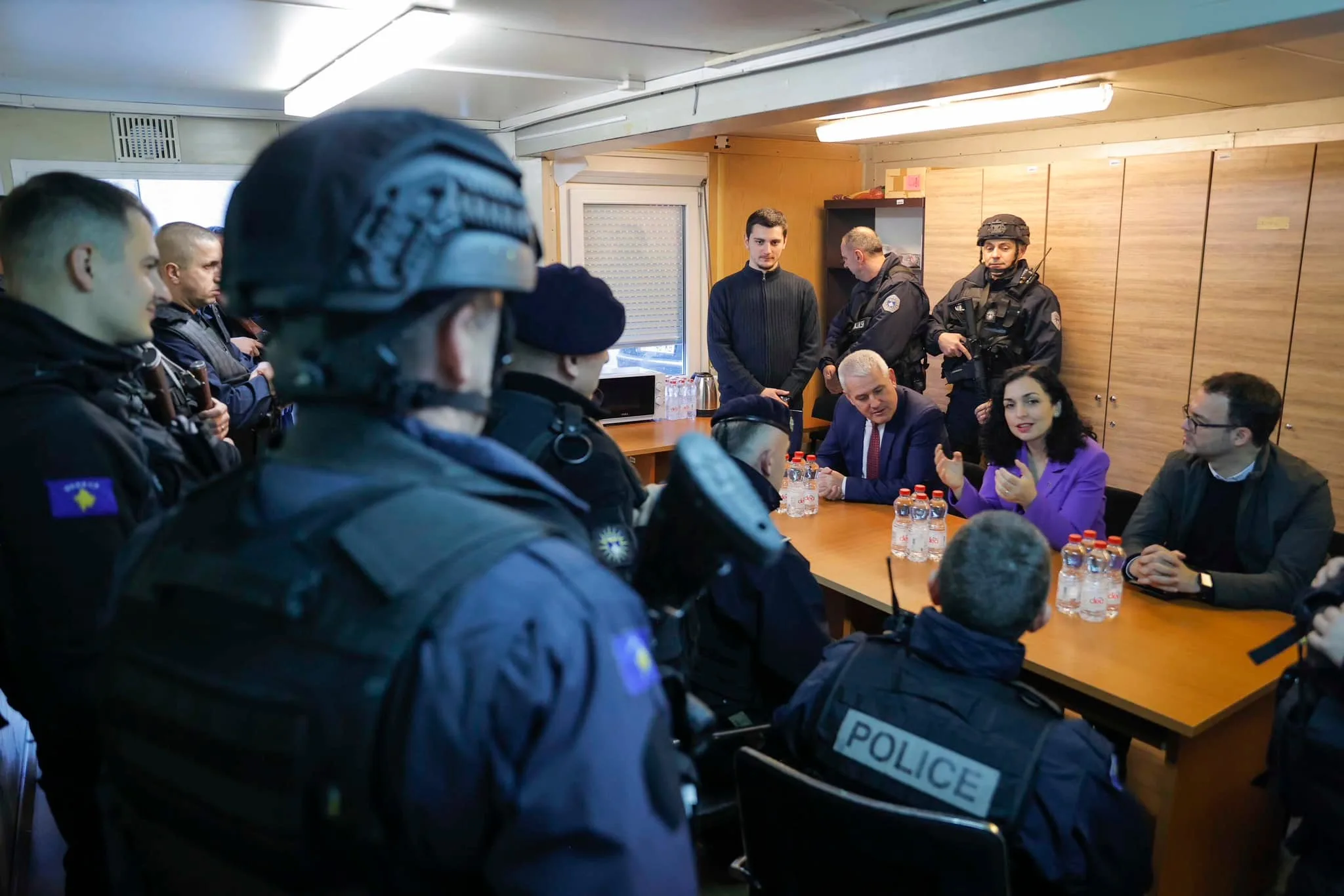 Sveçla pas vizitës me Osmanin në Bërnjak dhe bazat policore në veri: Puna e policëve motiv