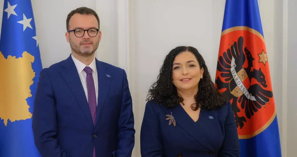 Shefi i kabinetit të presidentes thotë se Serbia po shpërndan lajme të rrëme