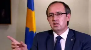“Pse frikësoheni nga qytetarët”, Hoti lajmërohet sërish për çështjen e gazit amerikan