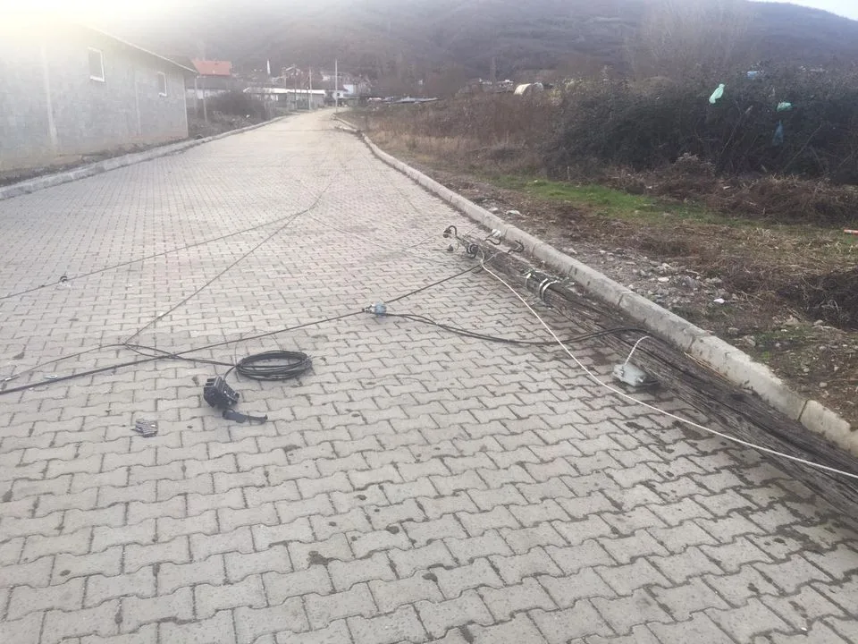 Erërat e forta dhe reshjet e shiut, KEDS: Prizreni me dëme në rrjetin elektrik
