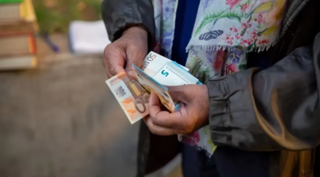 Dosja e Prokurorisë: 83-vjeçari i ofroi 50 euro ryshfet zyrtarit të Qendrës së Pensioneve në Prizren