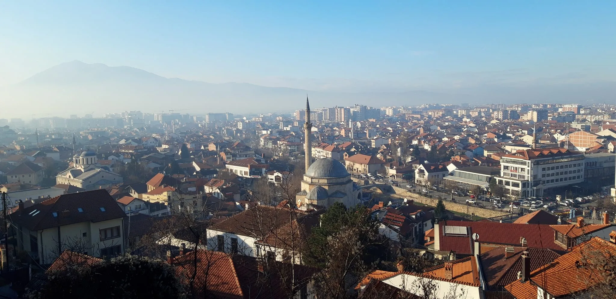 Sot mot me diell dhe vranësira