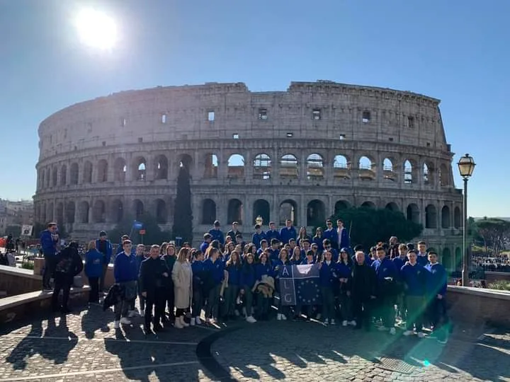 Në Ditën e Pavarësisë së Kosovës nxënësit e “Loyola-Gymnasium” vizitojnë ambasadën e Kosovës në Itali