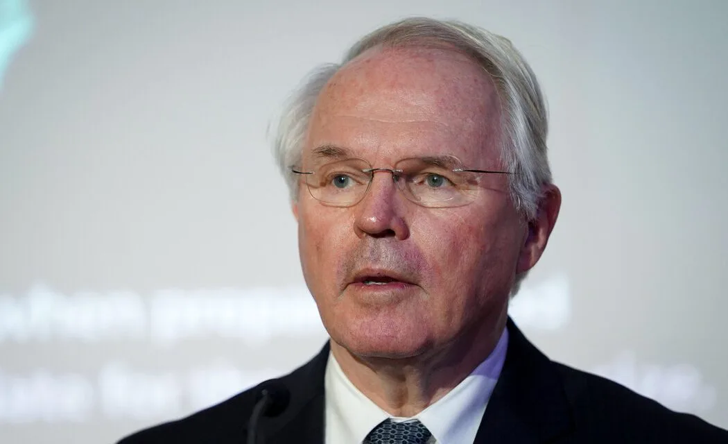 Christopher Hill dëshmon sot në Hagë për rastin e Thaçit dhe të tjerëve