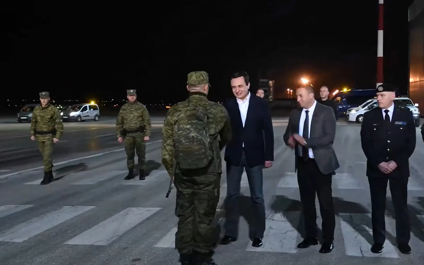 Kryeministri Kurti nderon me medalje 39 pjesëtarët e FSK-së që ishin në mision në Turqi