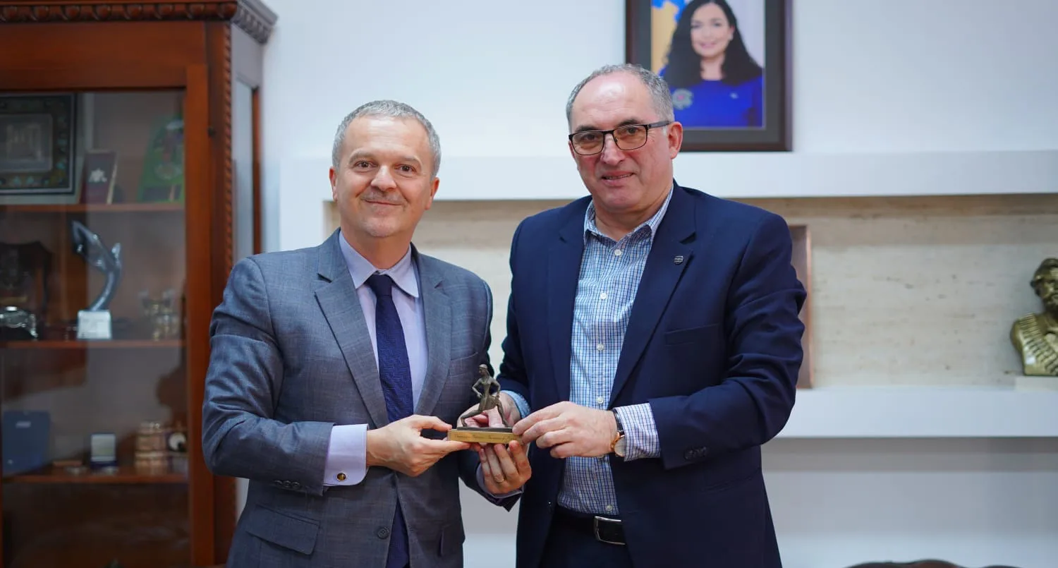 Kryetari Totaj, priti në vizitë ambasadorin e Italisë në vendin tonë, Antonello De Riu
