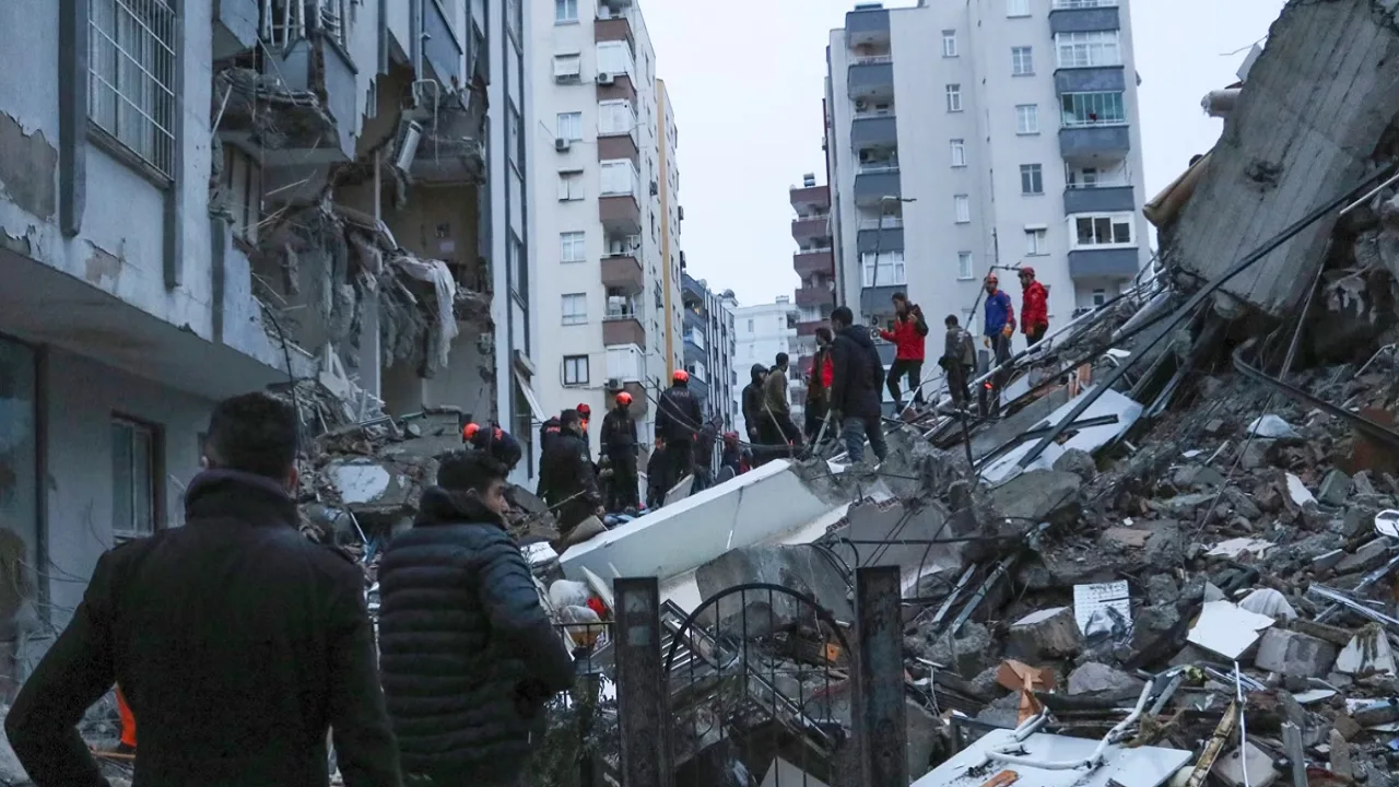 Turqi: Shkon në mbi 4,300 numri i të vdekurve nga tërmeti