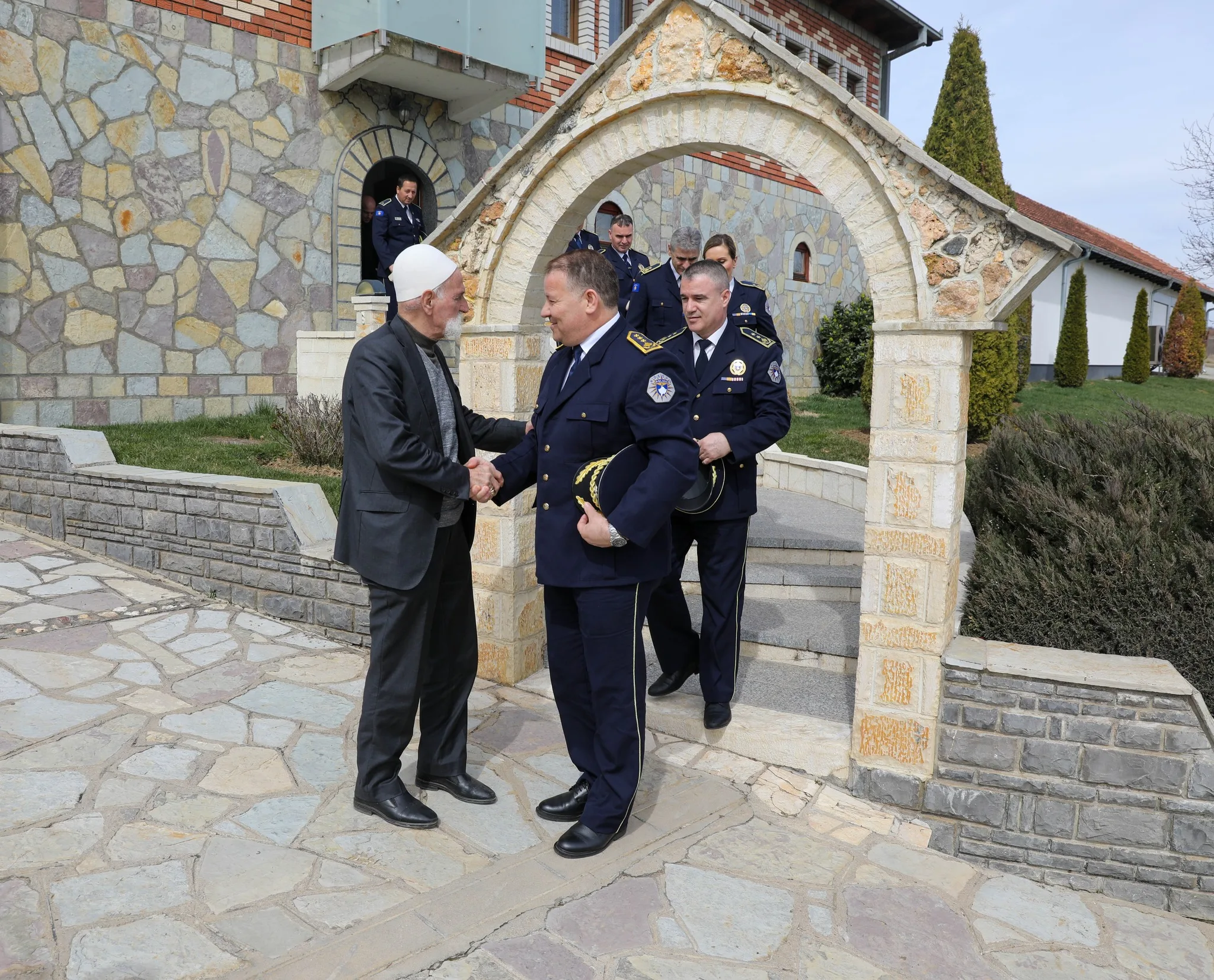 Drejtori i Policisë nis detyrën me vizitë në Prekaz