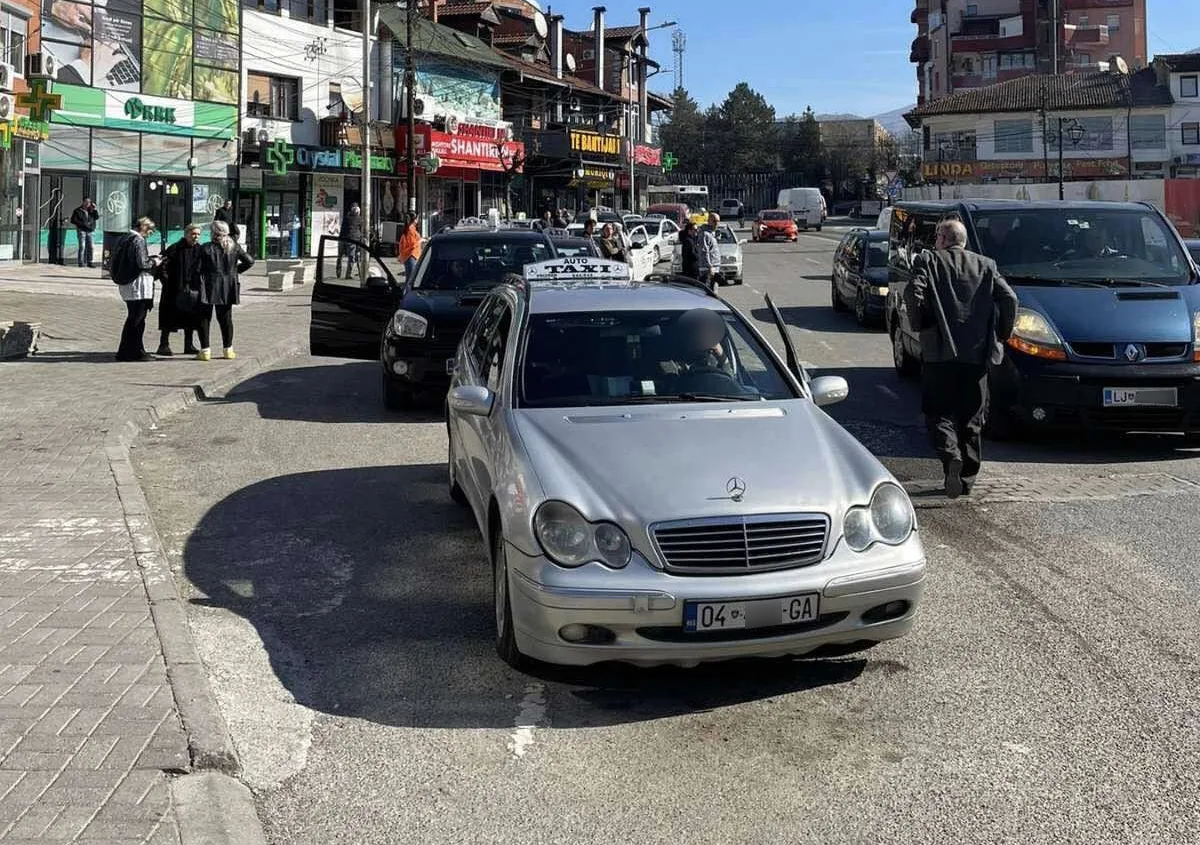 Inspektohen edhe vend qëndrimet e taksive në Prizren