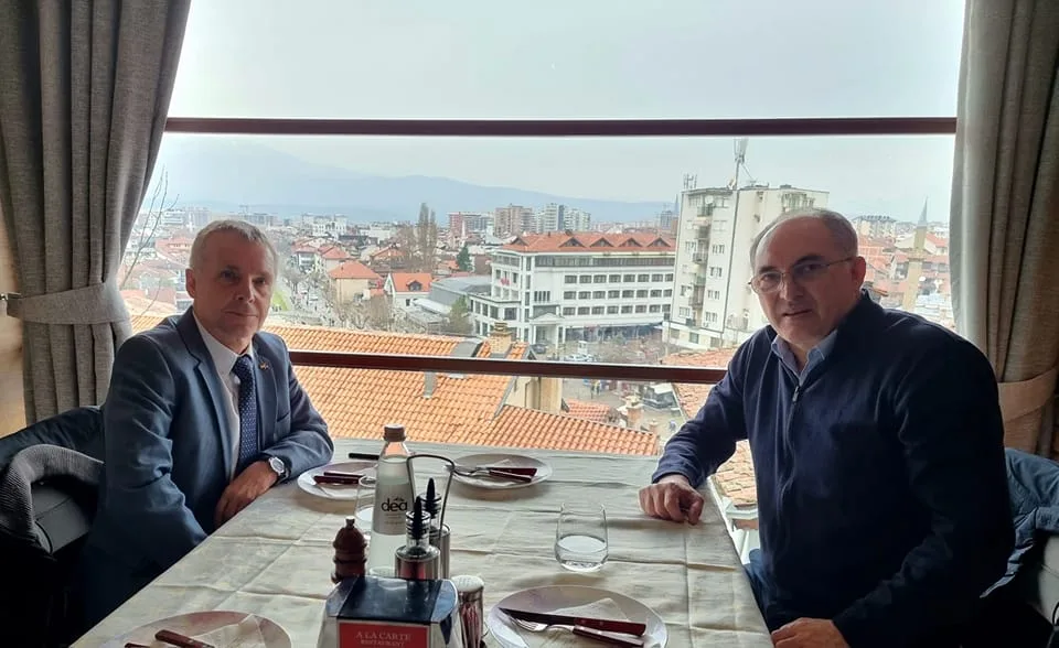 Ambasadori gjerman Jörn Rohde viziton Prizrenin, takohet me kryetarin Totaj