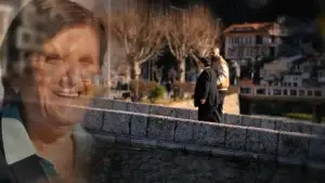 Mili Sallauka me këngë dedikuar nënës