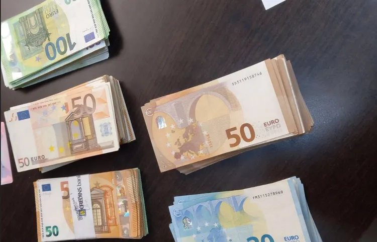 Afro 30.000 euro të padeklaruara kapen në pikën kufitare të Vërmicës