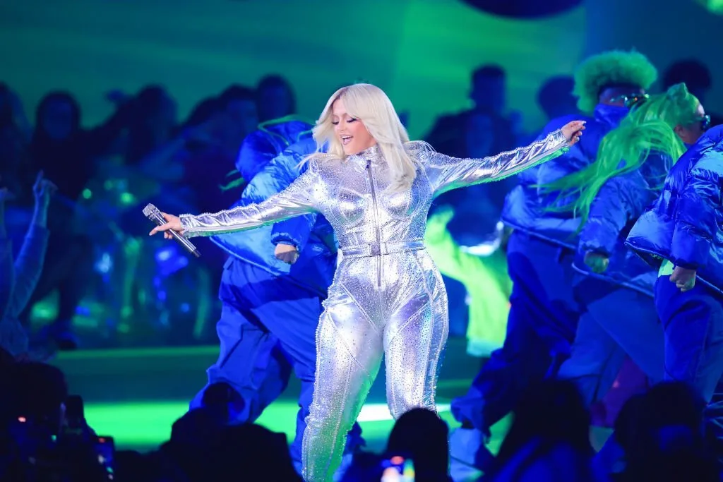 Bebe Rexha thyen dy rekorde botërore të muzikës