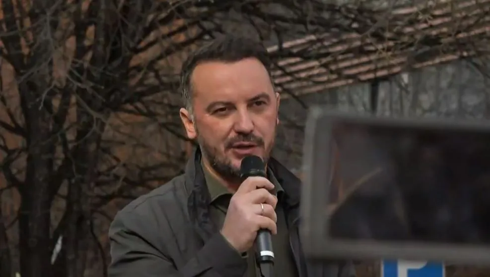 Molliqaj: Albini ia ka ndërruar mbiemrin vetes, është Albin Zajednica