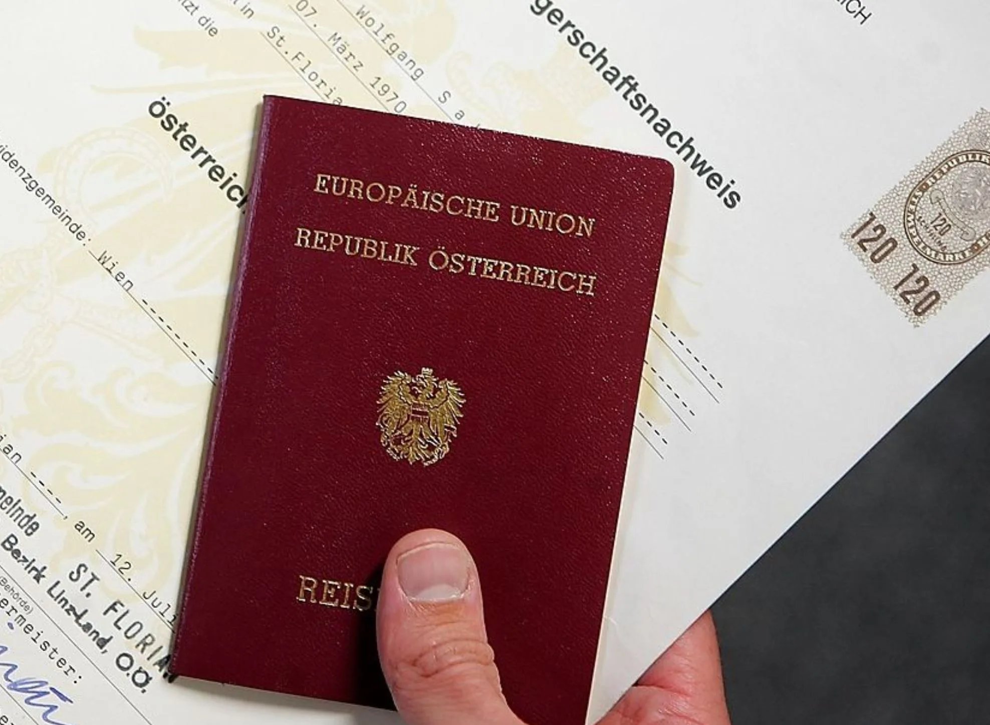 Një personi i vidhet pasaporta austriake në Prizren