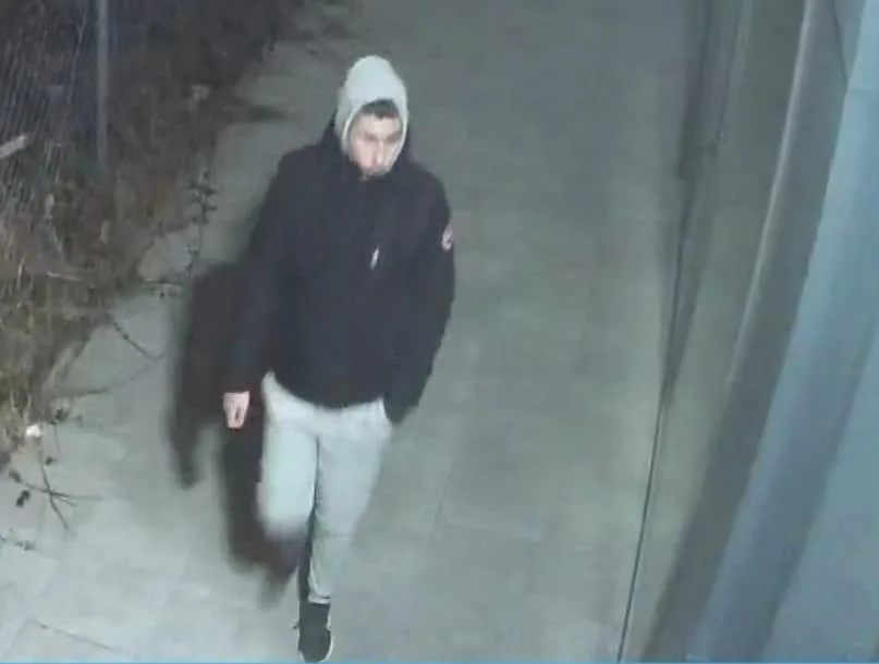 Policia e Kosovës kërkon bashkëpunim nga qytetarët për gjetjen e një personi të dyshuar në Prizren