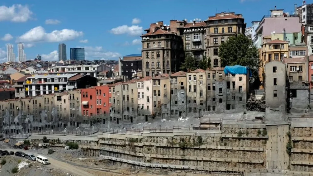 Frikë rreth sigurisë së ndërtesave në Stamboll pas tërmeteve