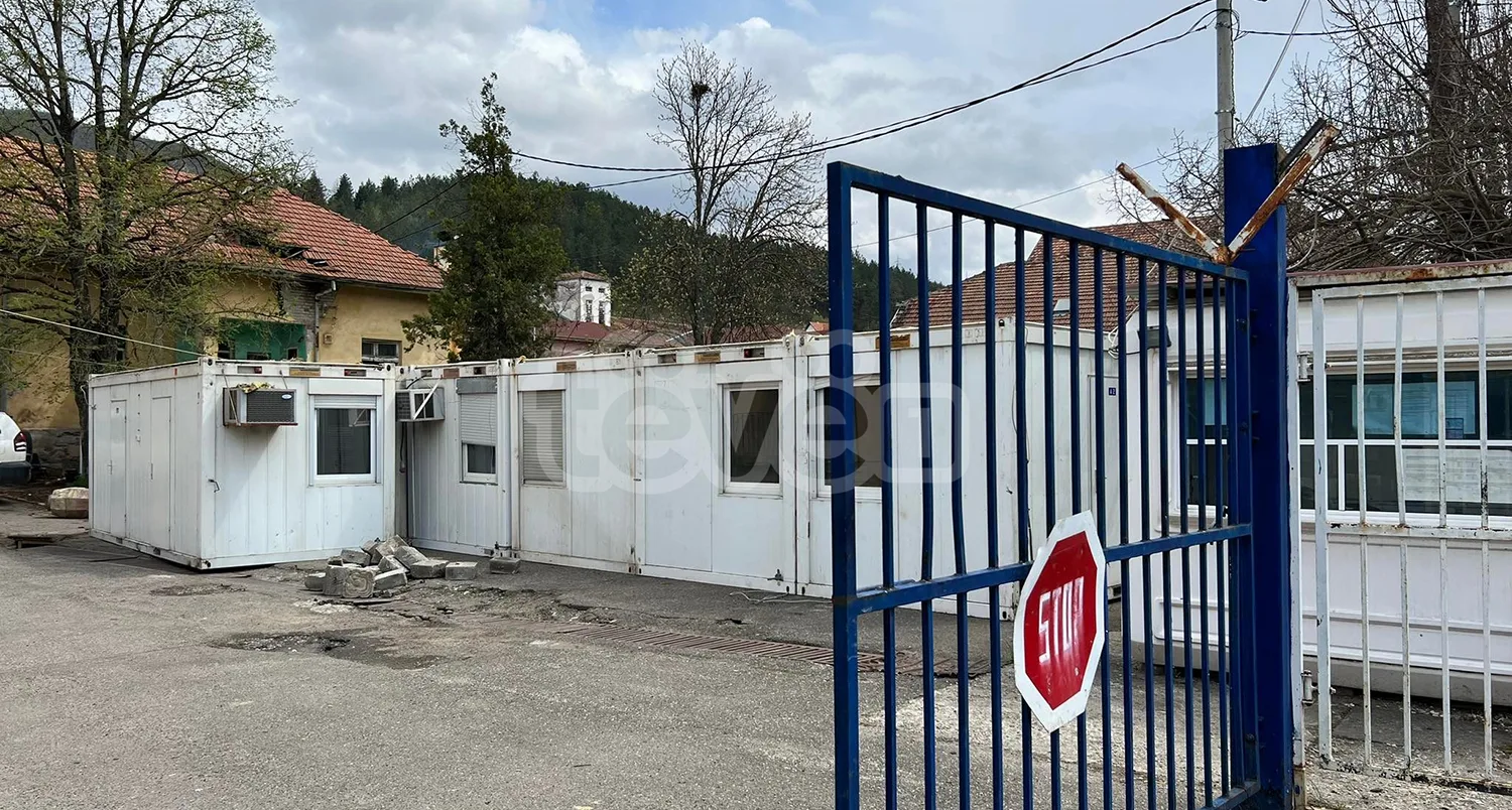 Mbërrijnë në veri kontejnerët ku do të votohet më 23 prill, po ruhen në stacione policore
