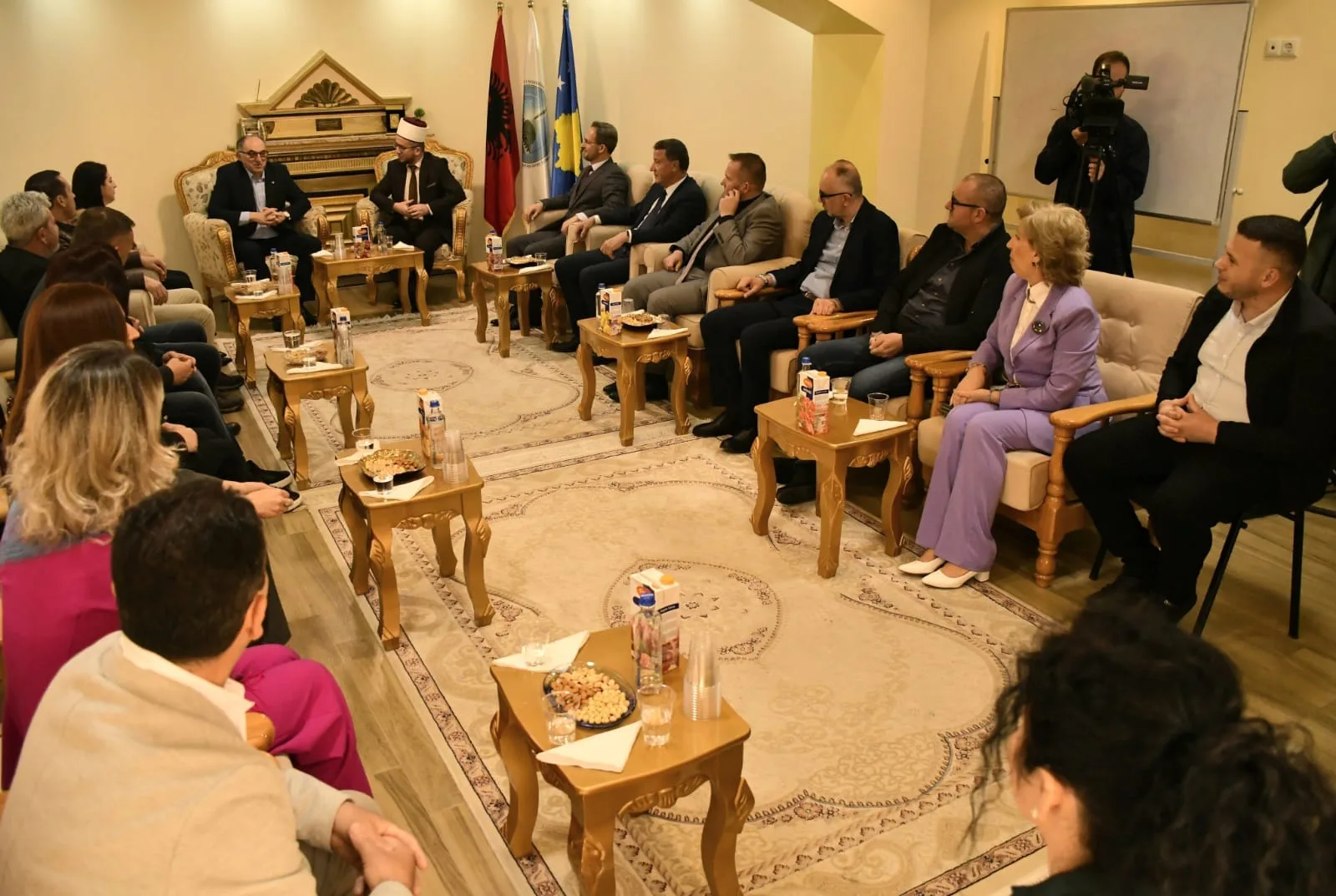 Totaj bashkë me krerët institucional lokal vizituan Këshillin e Bashkësisë Islame të Prizrenit