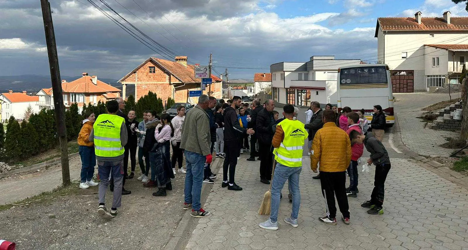 Aksion i madh për pastrimin e ambientit në Vraniq të Suharekës