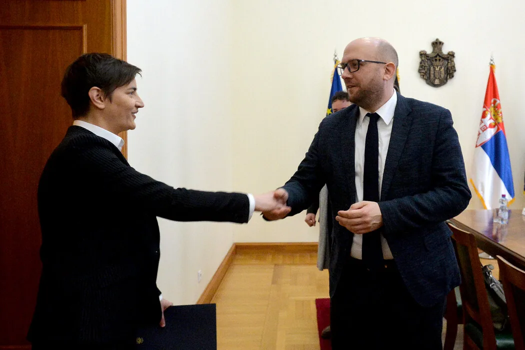 Brnabiq në takim me Sarrazinin: Themelimi i Asociacionit mbi të gjitha
