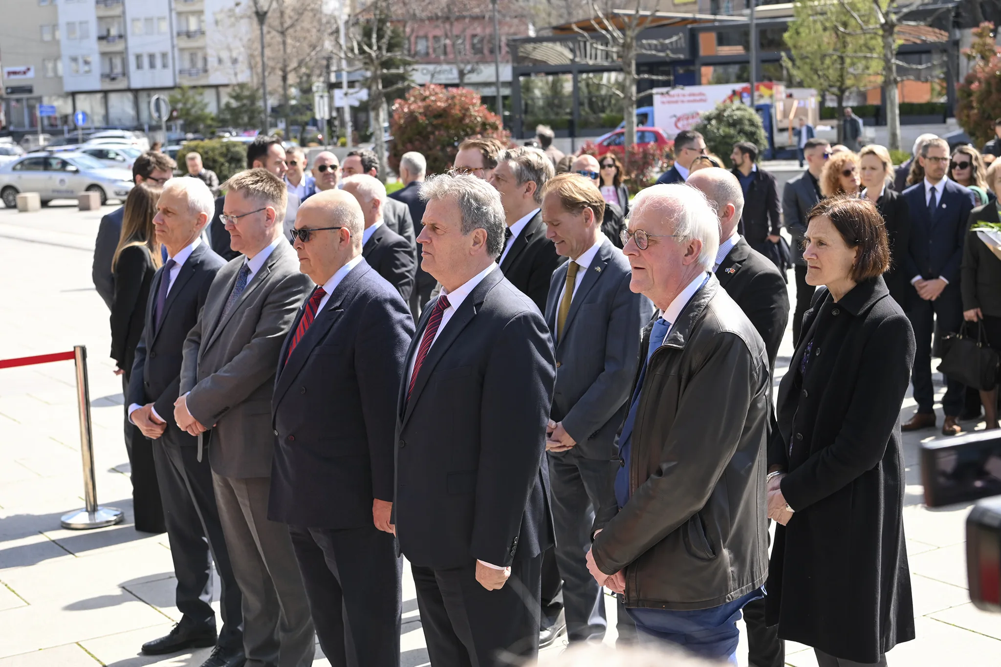 Ambasada e ShBA-së: Gjetja e përgjigjeve për familjet e të zhdukurve duhet të jetë prioritet