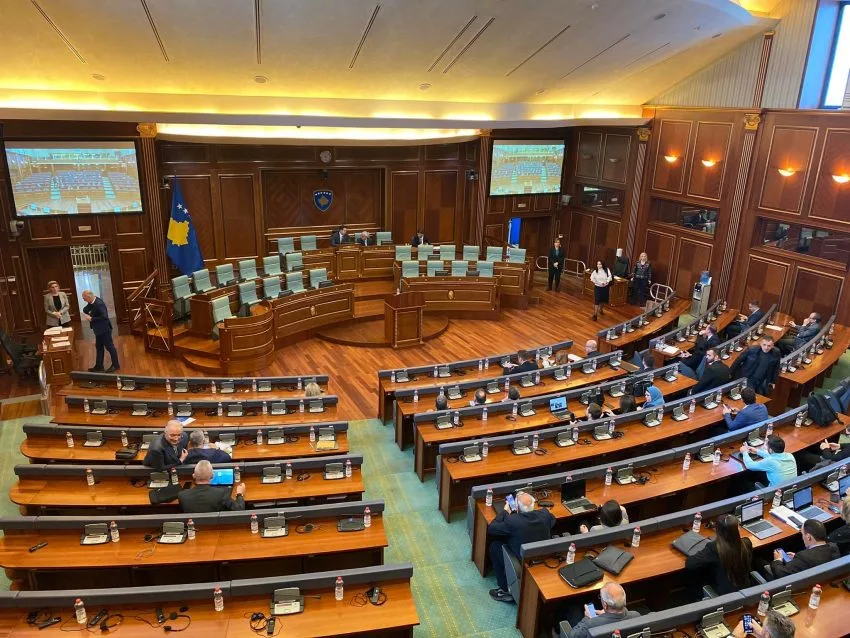S’ka deputetë, dështon seanca e sotme e Kuvendit